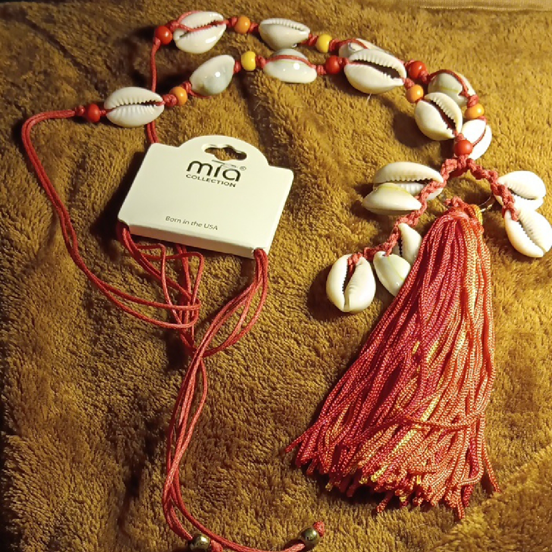 Mia Collection Shell Necklace With Tassel 25$